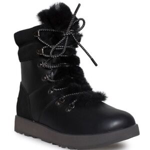 UGG Vicki Waterproof boot, 7.5 (very gently worn)